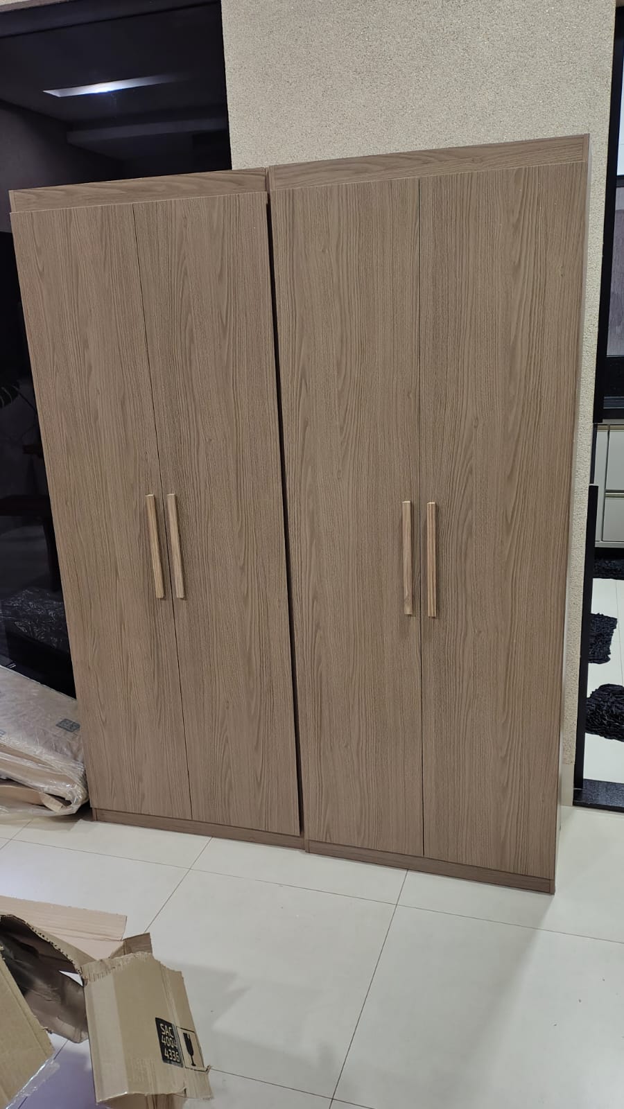 Guarda-roupa de duas portas montado pela Art7 em Jataí GO