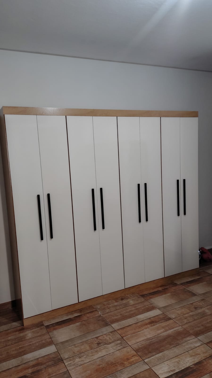 Guarda-roupa grande montado pela Art7 em Jataí GO